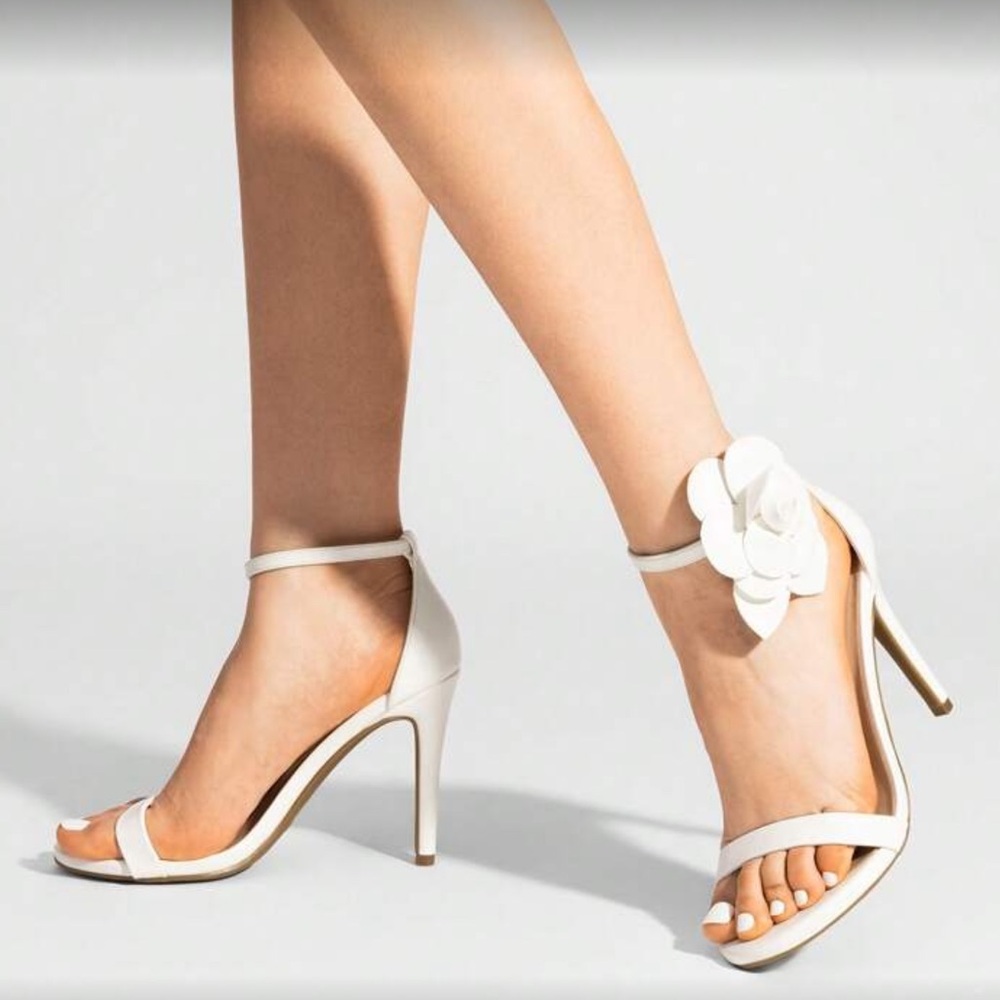 🆕 High Heel Sandals With Floral Appliqué